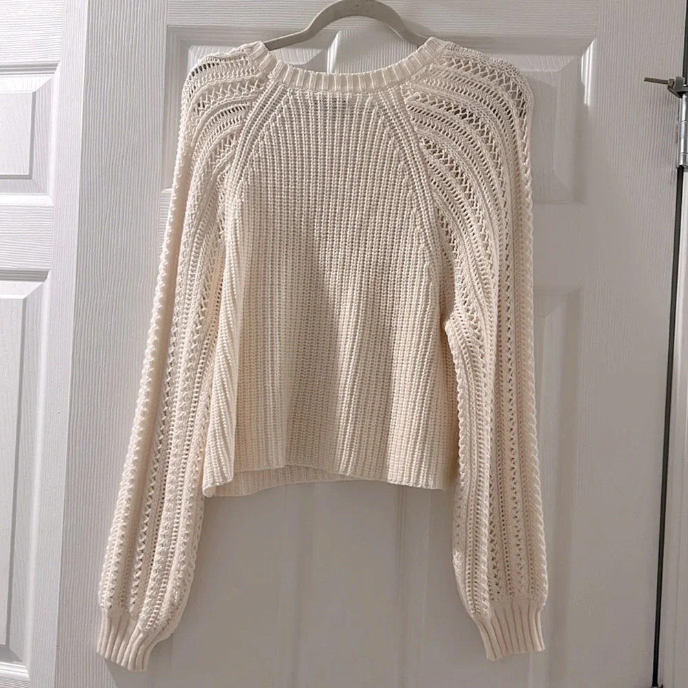 Cream colored American Eagle Cropped sweater - Picture 3 of 3